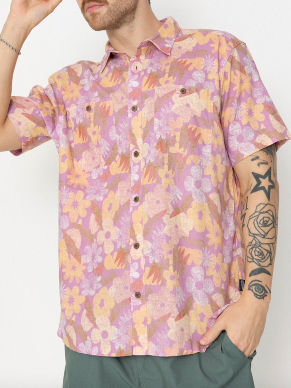 Patagonia • Back Step Hawaiian Pink Floral Short Sleeve Button Up Shirt • L